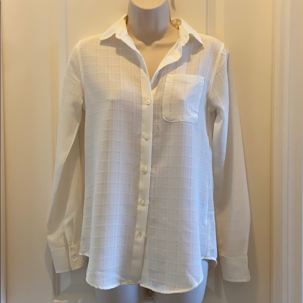 New with tags Van Heusen Blouse size XXS